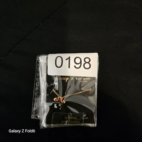 Disney x Kate Spade Minnie Mouse Cubic Zirconia Gold Tone Necklace Red Bow - Picture 3 of 3